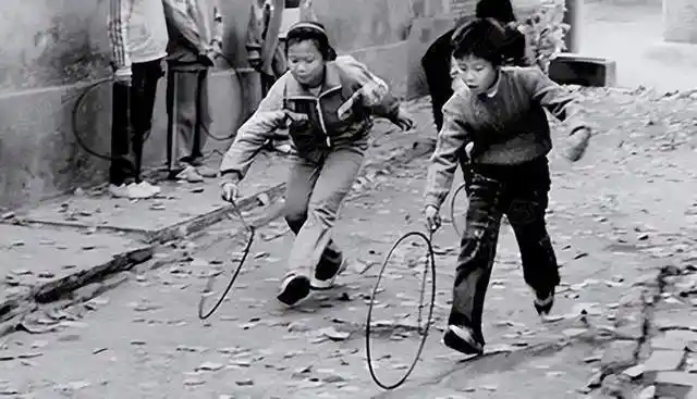 40张稀罕的童年老照片60后70后80后的童年回忆是否有你的样子