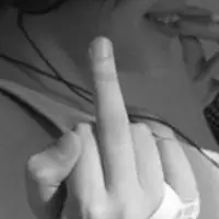 竖中指超拽的女生霸气头像_看不见脸的各种鄙视手势