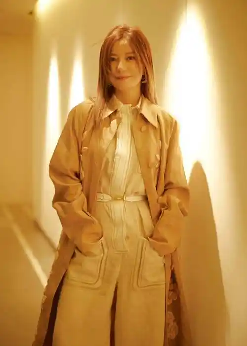 赵薇除了演员身份收获了许多的观众喜爱与支持外,在2020年由她担任