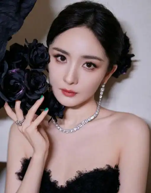 杨幂红毯造型大揭秘!