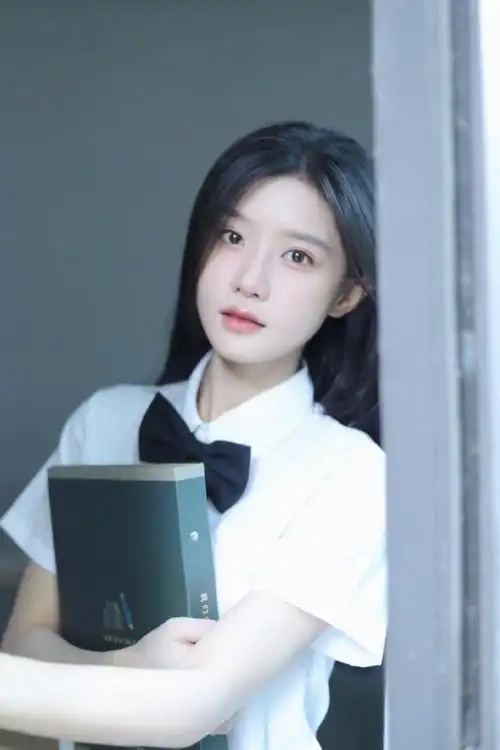 陈意涵estelle超话青春的每一帧,都是独一无二的梦当微凉的风刮过