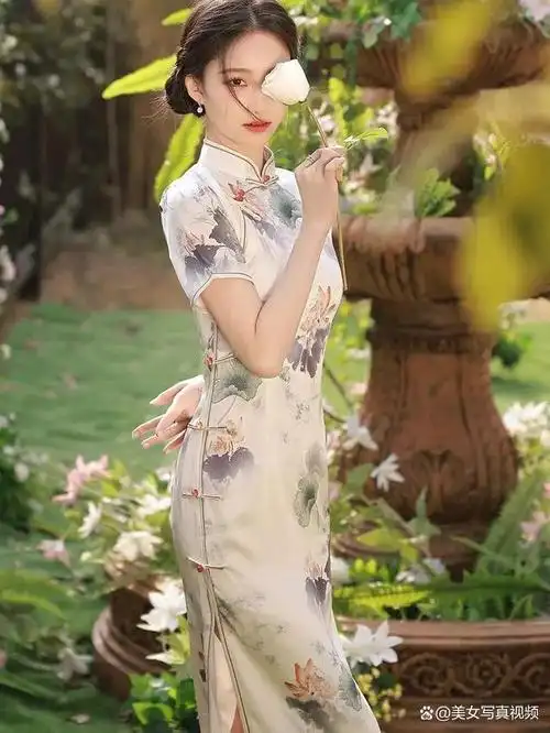 每日美女推荐之旗袍佳人