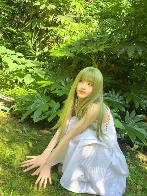 绿意盎然的小鞠仙子:鞠婧祎六一绿色魅惑爆料!
