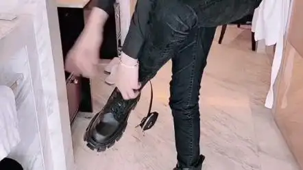 宁哥的身高终于暴露了哈哈还是光脚量的