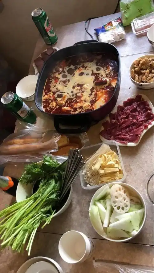 "我不想在朋友圈假装自律了"