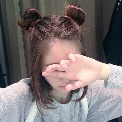 两个丸子头发型 带你俏皮带你可爱