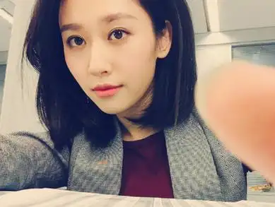 央视90后女主播王音棋网红凌晨直播甜美惹人爱