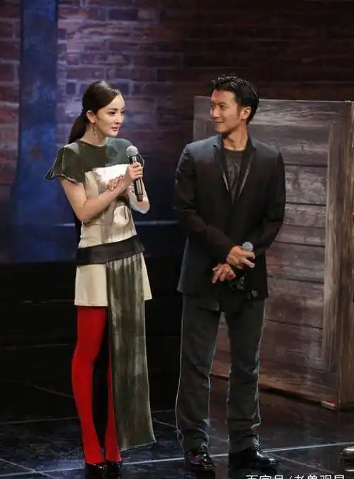 杨颖杨幂遇爱豆难掩娇羞,他成长为星爷接班人!_top_偶像_谢霆锋