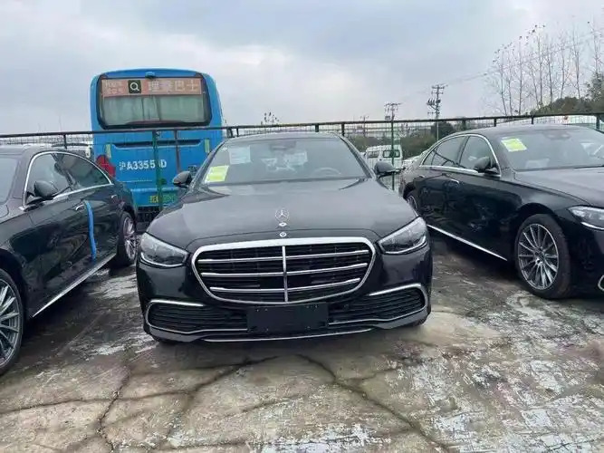 24款奔驰s400l 黑外棕内