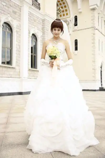 因为爱情百万新娘海陆变身催泪女图