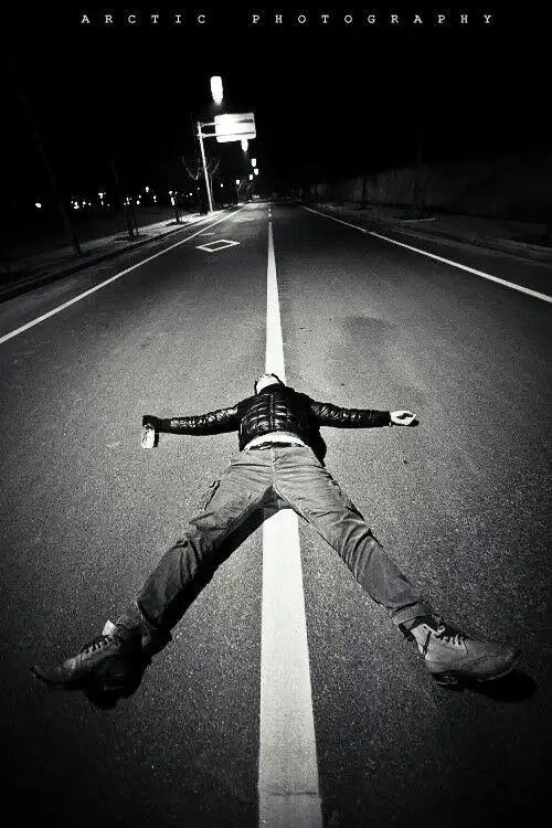 我孤独一人在这陌生的城市里