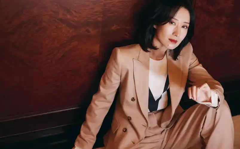分享一组刘敏涛图片给大家,图中的明星图片壁纸会点缀你的电脑桌面