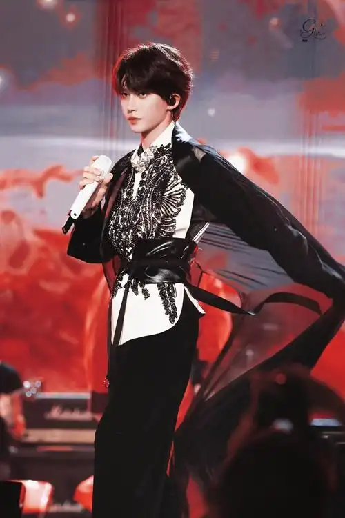 广东卫视春日绽放歌会##刘宇国风美少年