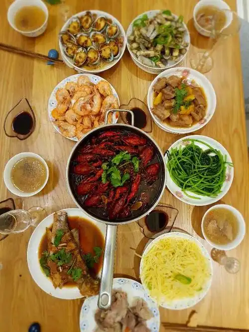 端午节快乐,在家就要好酒好菜来一桌! 五个人,10菜1汤.