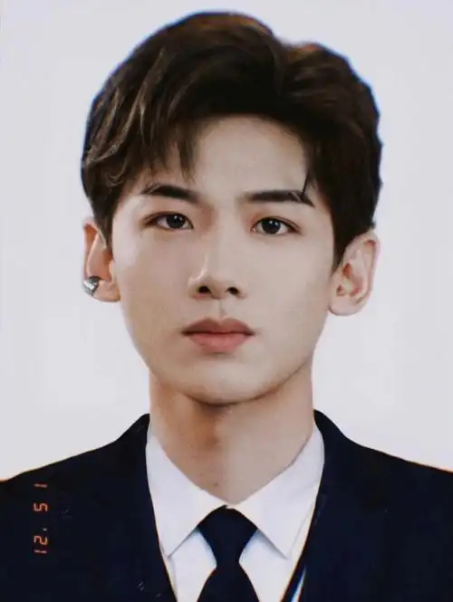 白敬亭 #热门 #直男老公  我最最最爱的三张老公证件照 呜呜呜呜呜呜