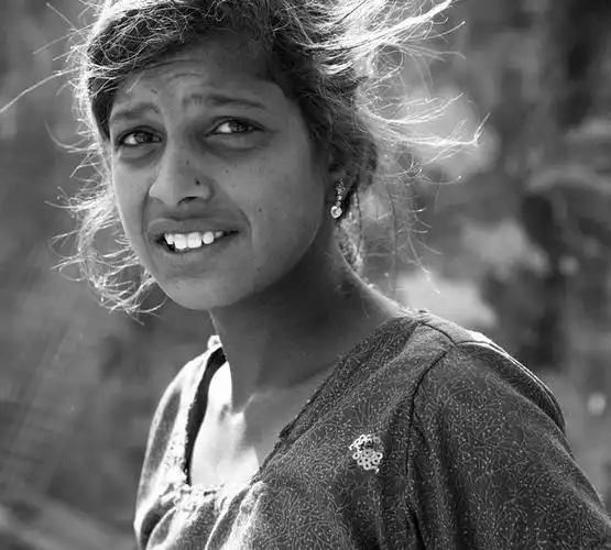 肖像摄影按照《辞海》的定义,人像摄影亦称"肖像摄影",摄影艺术的一个