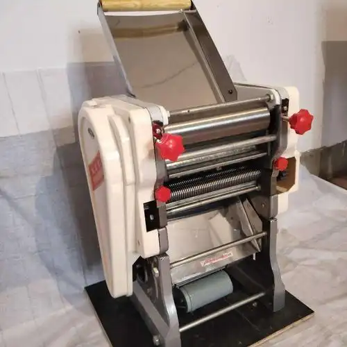 家用电动小型单边调压面机面条机饺子皮机馄饨皮机面食加工设备