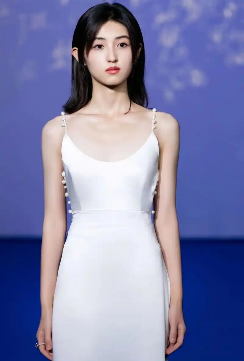 国民妹妹张子枫,大家喜欢她不?