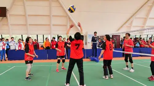 迷你气排球全国邀请赛开赛