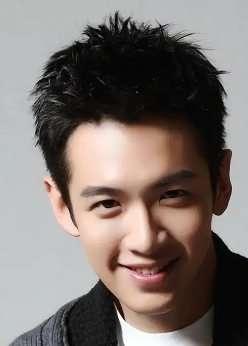 直到后来,有人爆出柯震东的照片,大众这才知道他的状态并不佳.