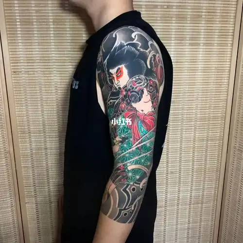 七分袖纹身张顺