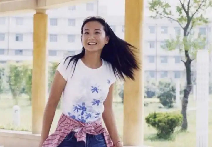 贾玲暴瘦50斤,惊艳网友:"瘦下来的她原来真的好美!