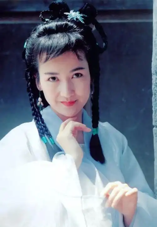 她怎么就活成了持靓行凶的代名词?