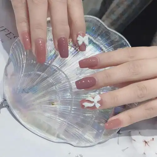 适合黄黑肤色姐妹的显白新年款美甲