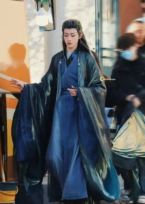 17娱乐瓜:热巴龚俊肖战李现唐嫣罗云熙朱一龙李沁谭松韵田嘉瑞_时尚