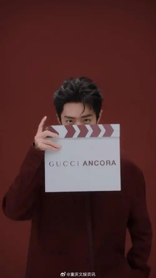 肖战红色时尚大片