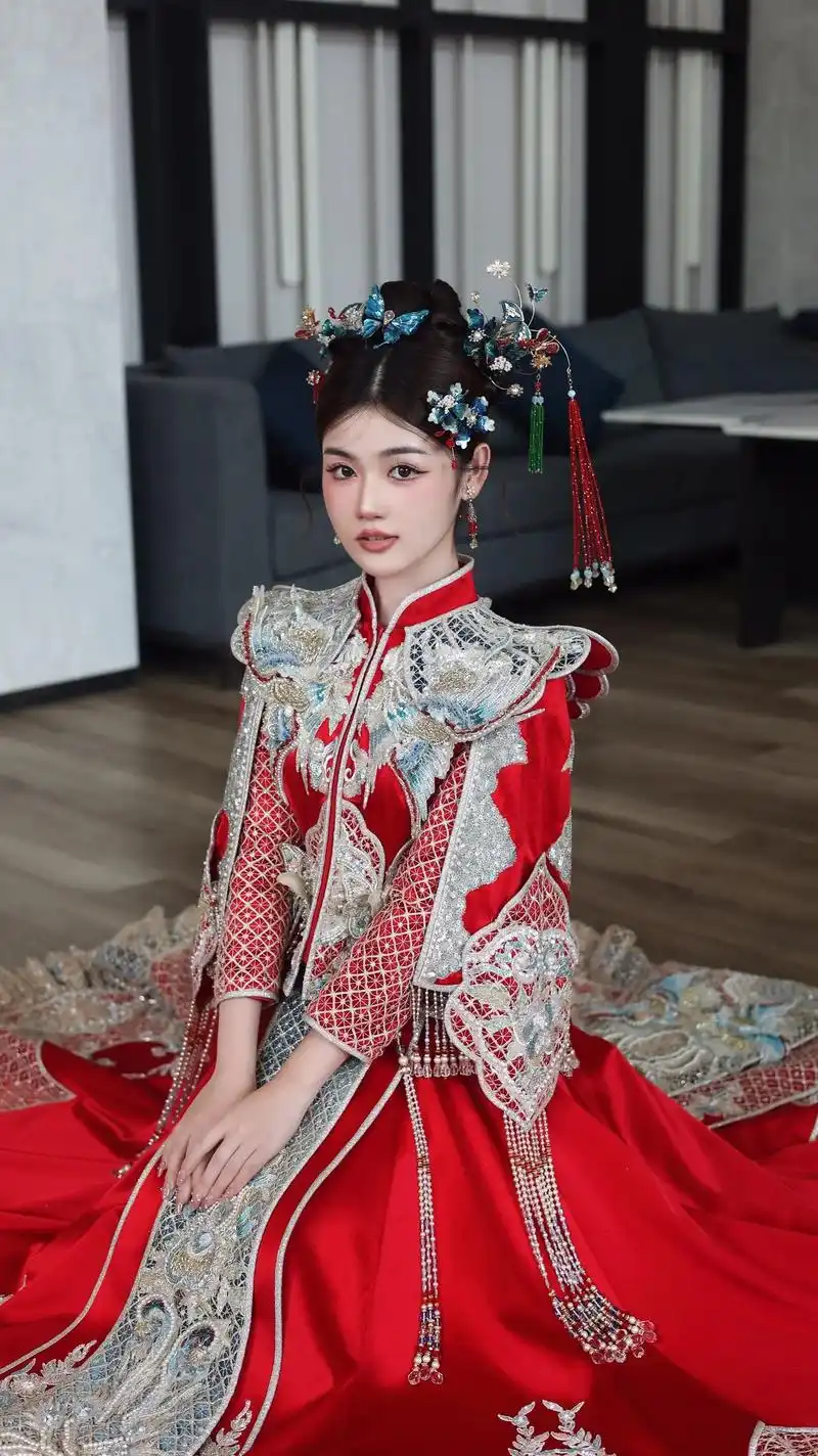 胶州婚纱##凤冠霞帔 #中式嫁衣 #秀禾服新娘造型 #中式礼服推荐