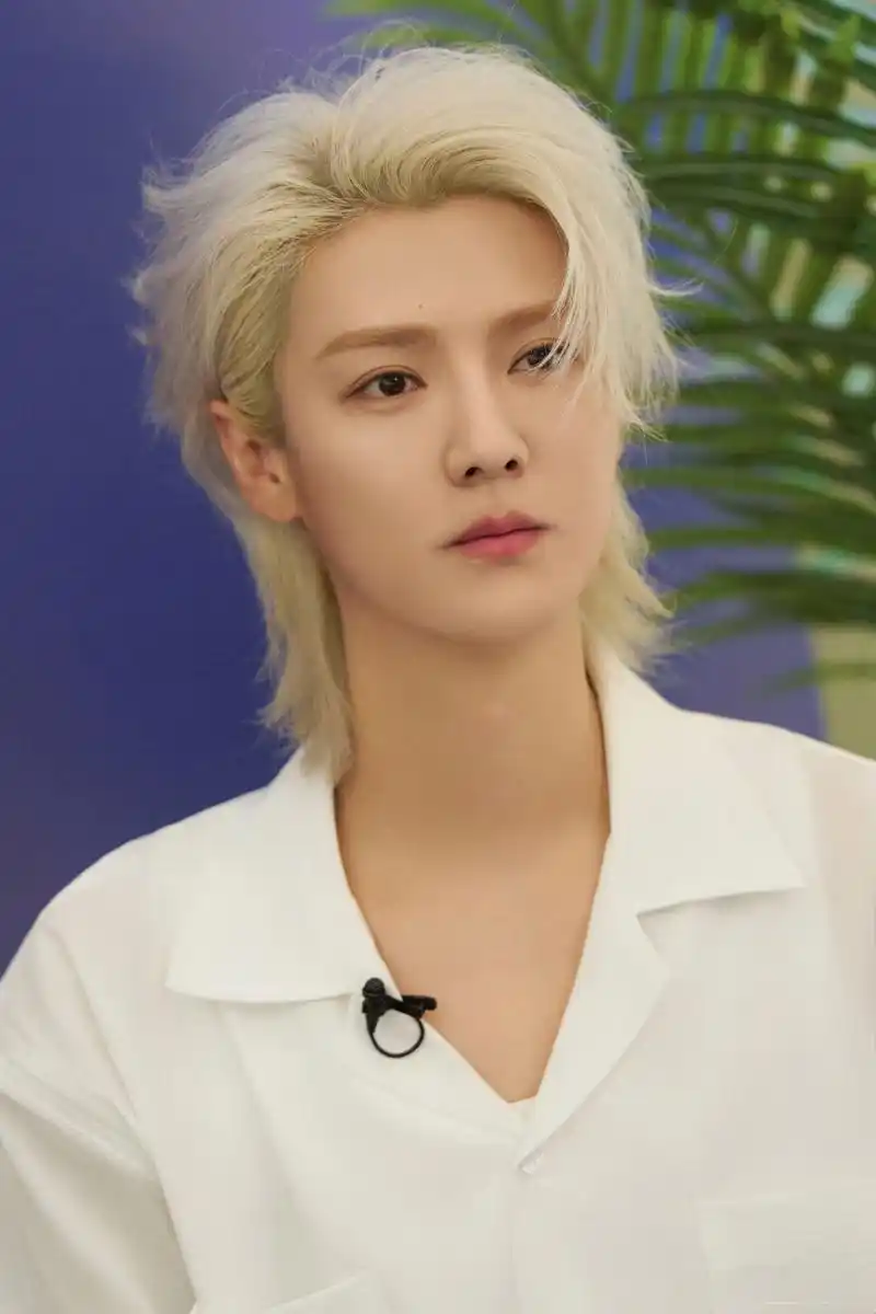 老实说,你喜欢鹿晗这个发型吗?