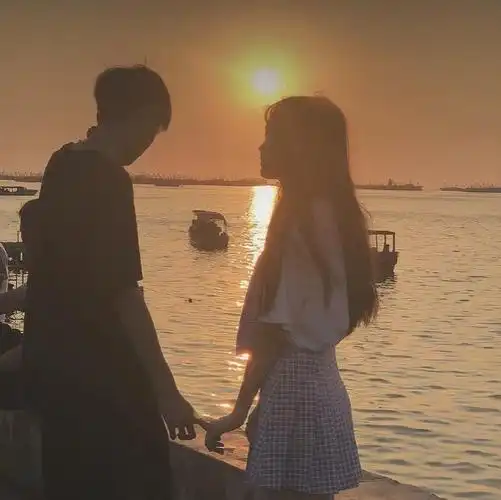 有没有低调不张扬的又不随处可见的情侣头像