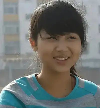 有种"整容"叫杨紫出道,看到学生照后,难怪宋丹丹说她不漂亮_因为_五官