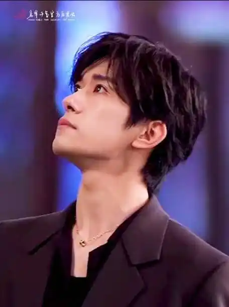 易烊千玺辛爽 同船##gq红毯#陌上人如玉,公子世无双【易烊千玺gq亩热