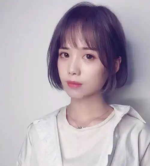 时尚女2021流行短发发型有锯齿状刘海短发,初恋头等等2021年突然流行