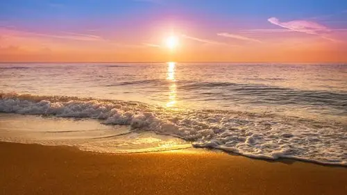 海滩上观赏浪花