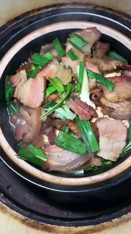 秀出我的家乡味媳妇儿做的拿手好菜腊肉炖豆腐