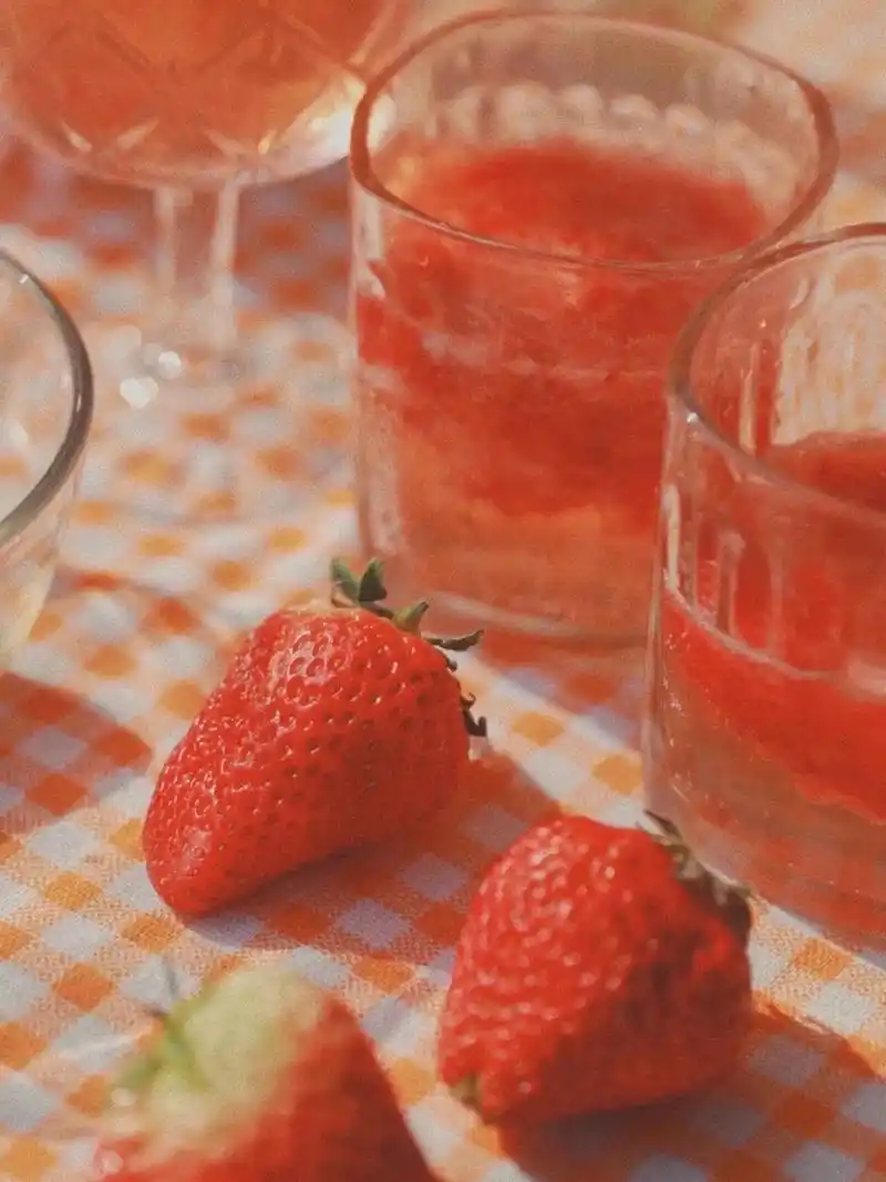 夏日清凉水果手机壁纸分享 西瓜 91 葡萄 99 柠檬 93草莓91