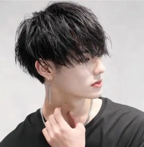 3,留狼尾的男生在女生眼里?