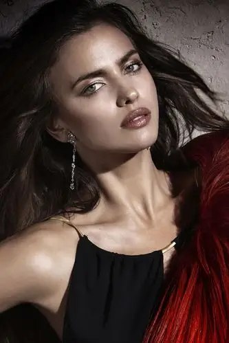 性感美女俄罗斯超模伊莉娜莎伊克手机壁纸下载