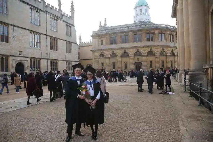 牛津大学毕业典礼(2017.11)