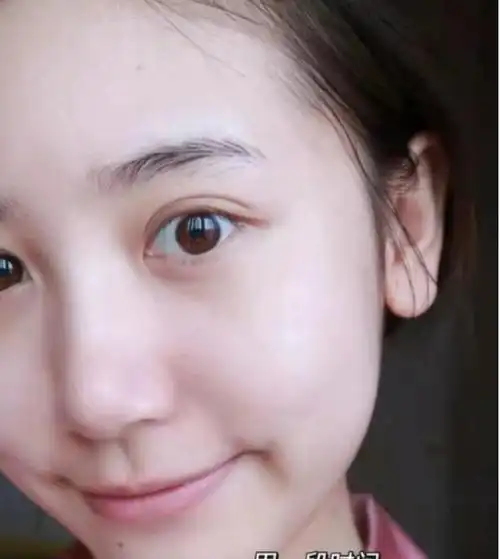 越看越漂亮的女孩,脸上都有这三个"特征",素颜也是一样的女神