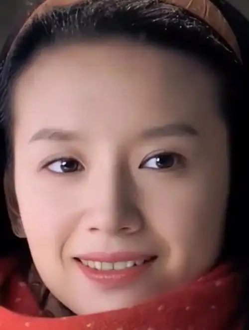 童年女神董洁,天使面容,窈窕身材,宛如18岁少女