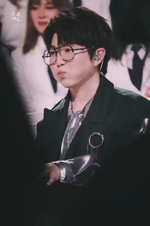 为什么180 的毛不易总给人一种萌萌哒的可爱感觉?