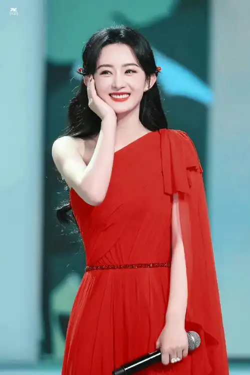 赵丽颖拍照好喜欢捧脸##赵丽颖好喜欢捧脸