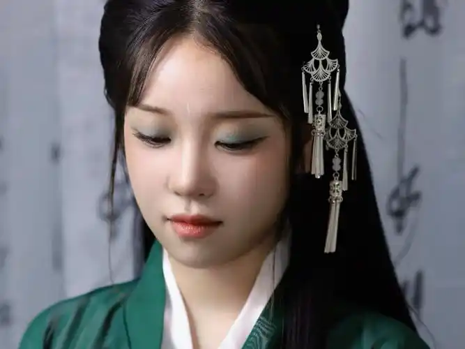 清冷风古装发型教程!#古装教程#昆山#化妆培训 #古风#素人改造