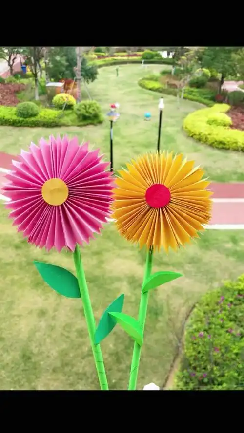 手工制作周末放假一起来做一朵简单的小花花送给心目中的女神啦