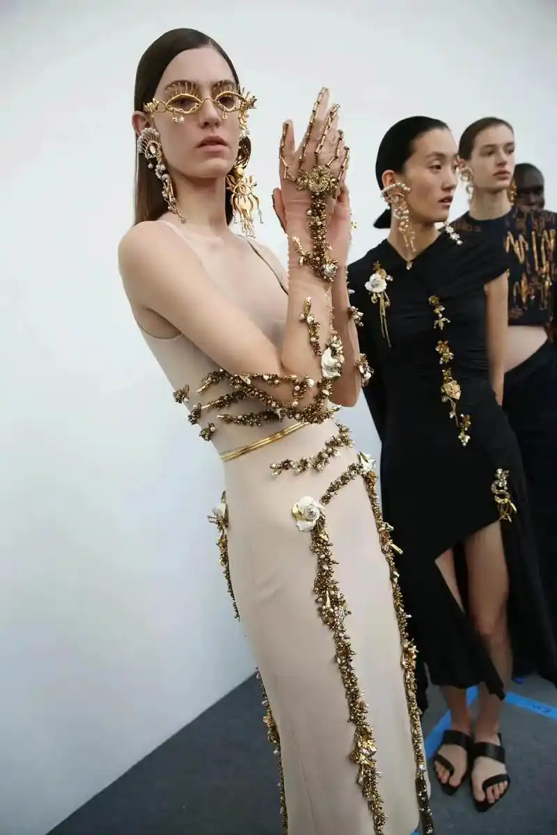 法国高级时装品牌 曾 - 抖音