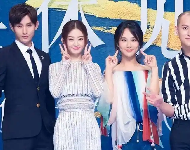 当杨紫与一群顶级大佬站在一起时,我才明白赵丽颖的那句话_观众_演技